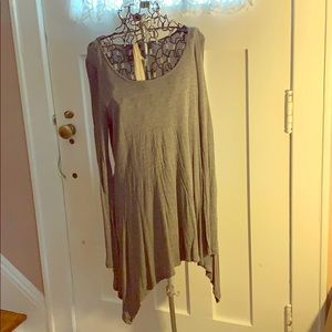 Athleta tunic green dragon brand angled bottom